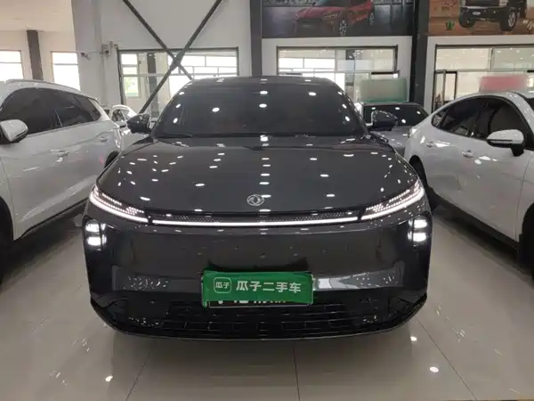 Dongfeng Fengshen L8 2025