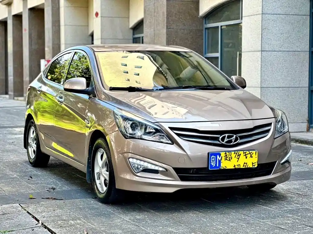 Hyundai Accent 2015 — фото 3