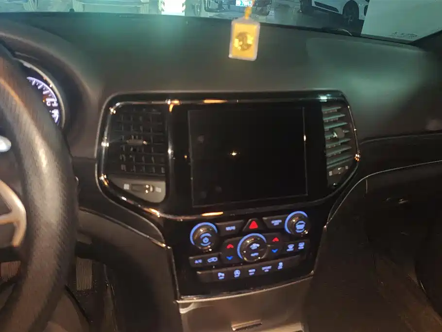 Jeep Grand Cherokee 2021 — фото 13