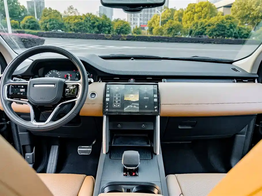 Land Rover Discovery Sport 2024 — фото 11