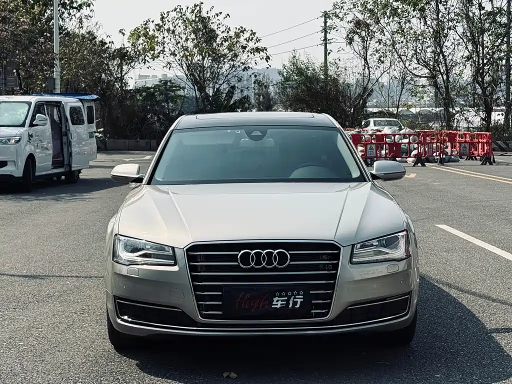 Audi A8 2015 — фото 2