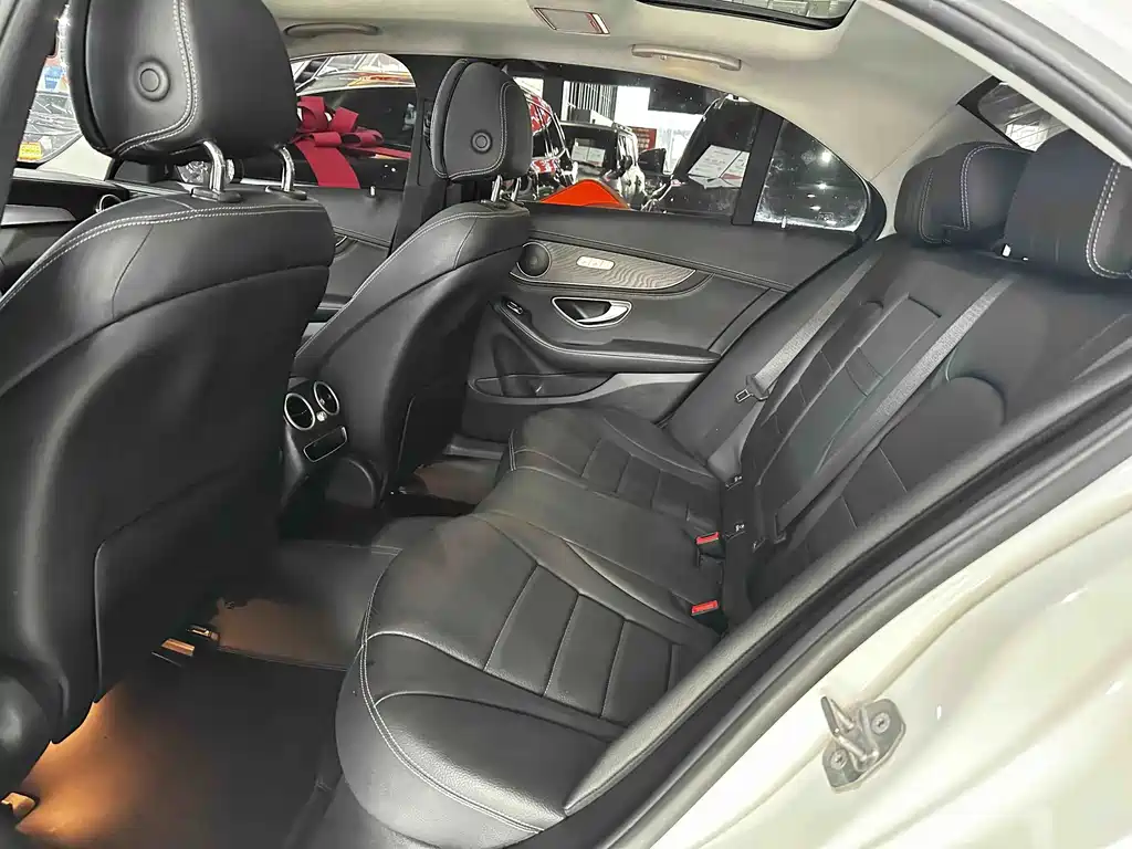Mercedes-Benz C-Class 2019 — фото 17