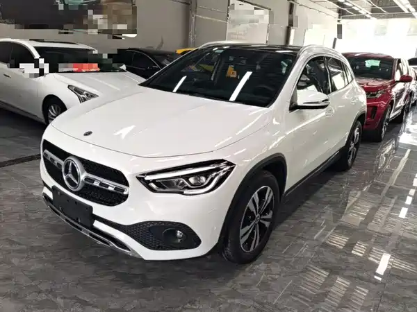Mercedes-Benz GLA 2021