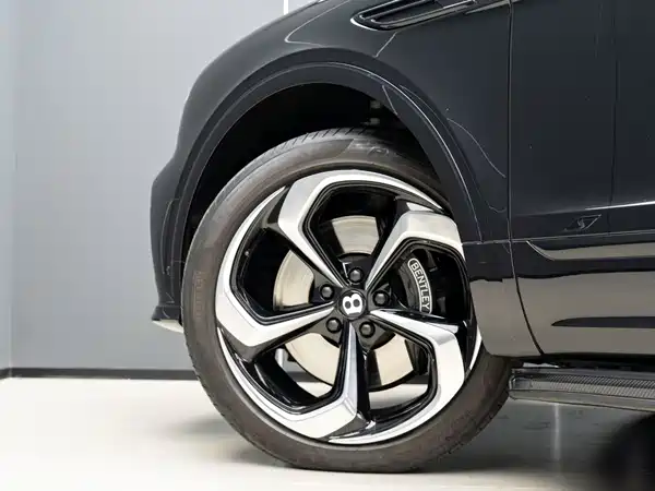 Bentley Bentayga 2022