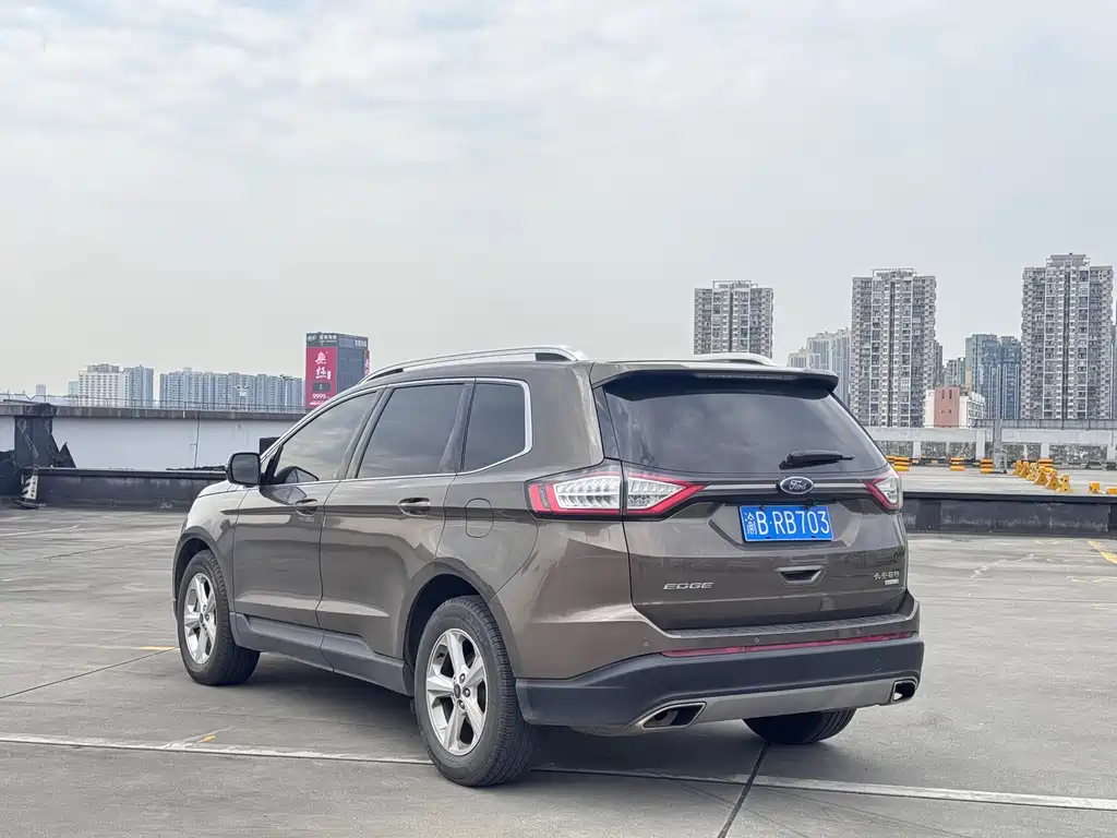 Ford Edge 2016 — фото 6