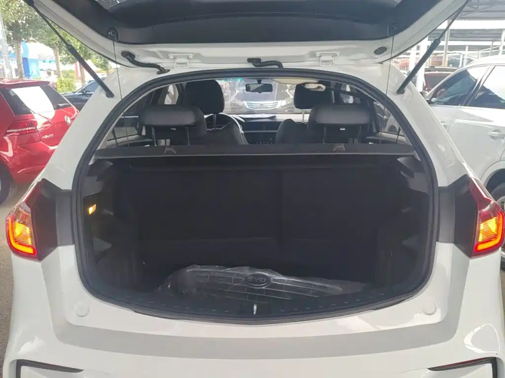 Geely Vision X3 2020 — фото 19