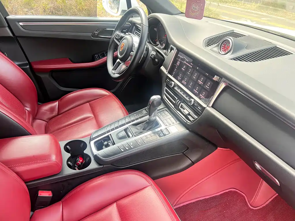 Porsche Macan 2019 — фото 17