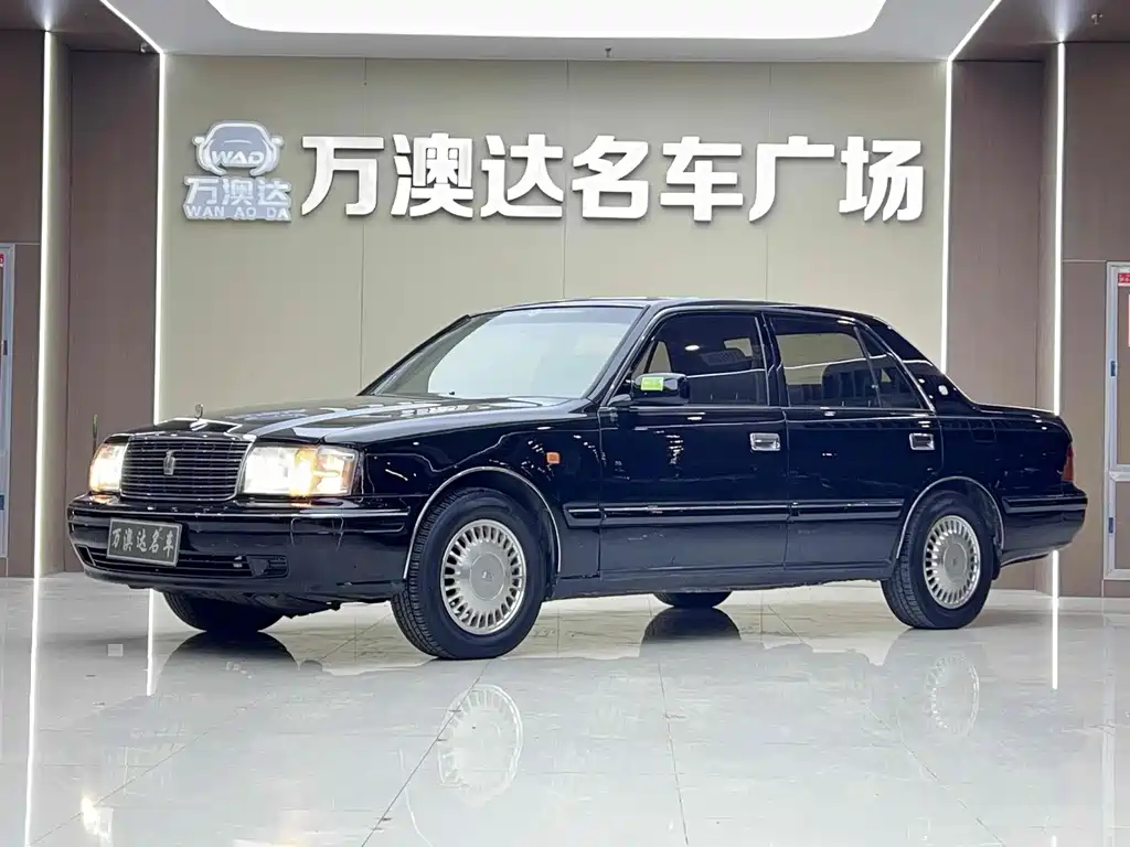 Toyota Crown 2001 — фото 1