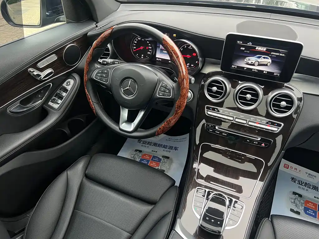 Mercedes-Benz GLC 2018 — фото 12