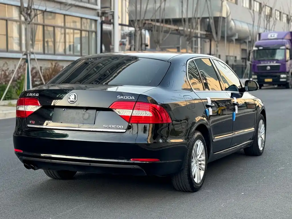 Skoda Superb 2013 — фото 10