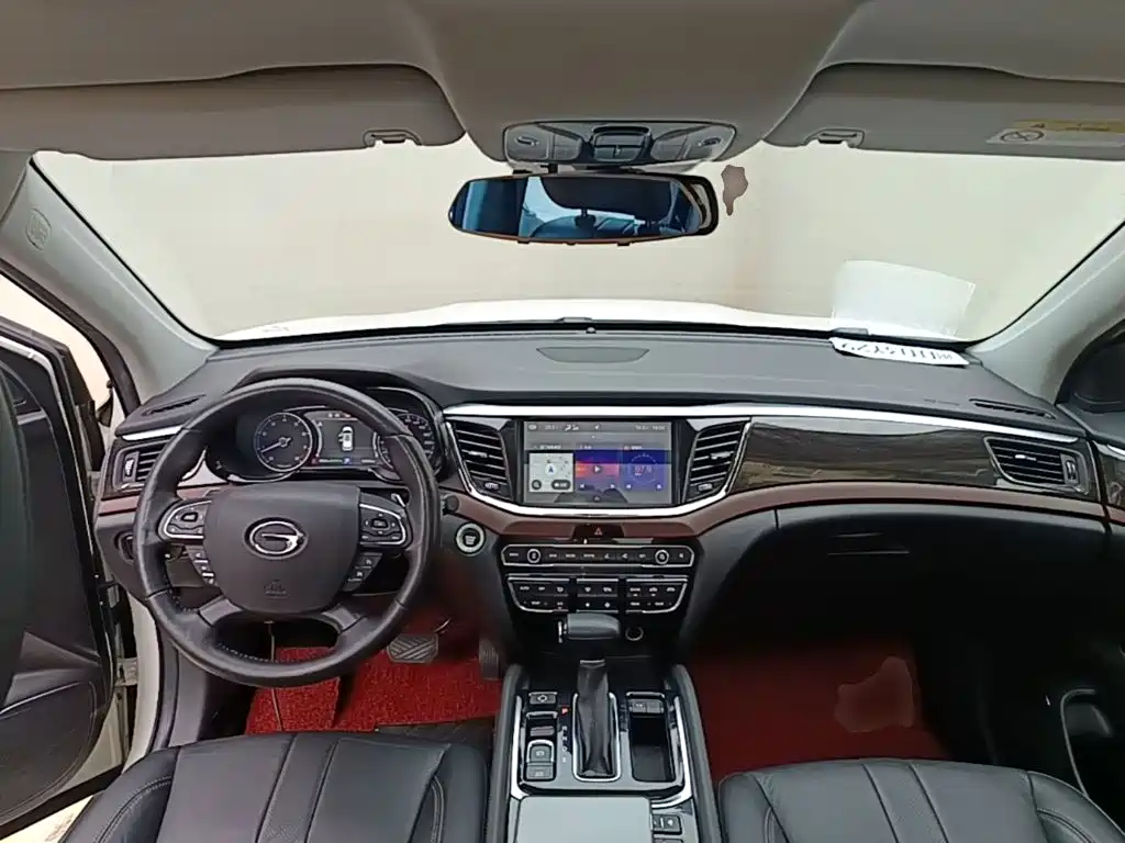 GAC Trumpchi GS8 2017 — фото 10