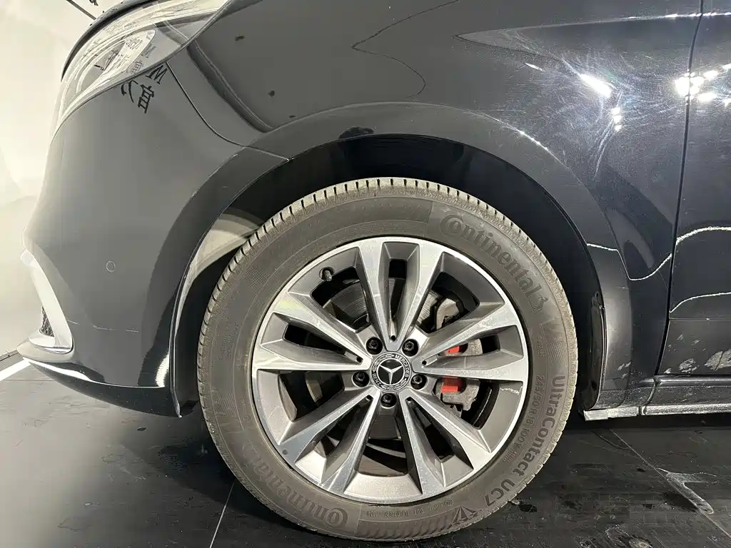 Mercedes-Benz V-Class 2021 — фото 15