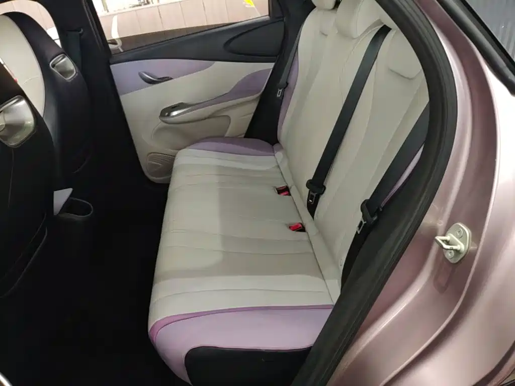 BYD Dolphin 2022 — фото 17