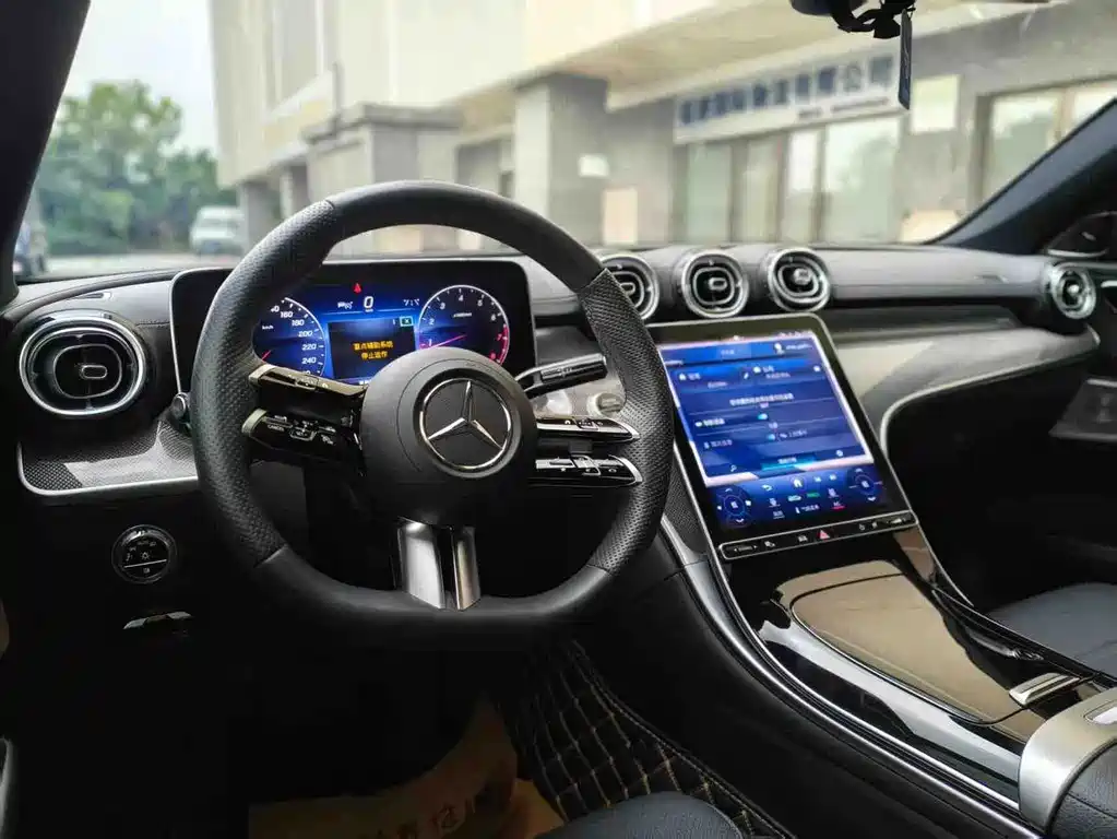 Mercedes-Benz C-Class 2023 — фото 9