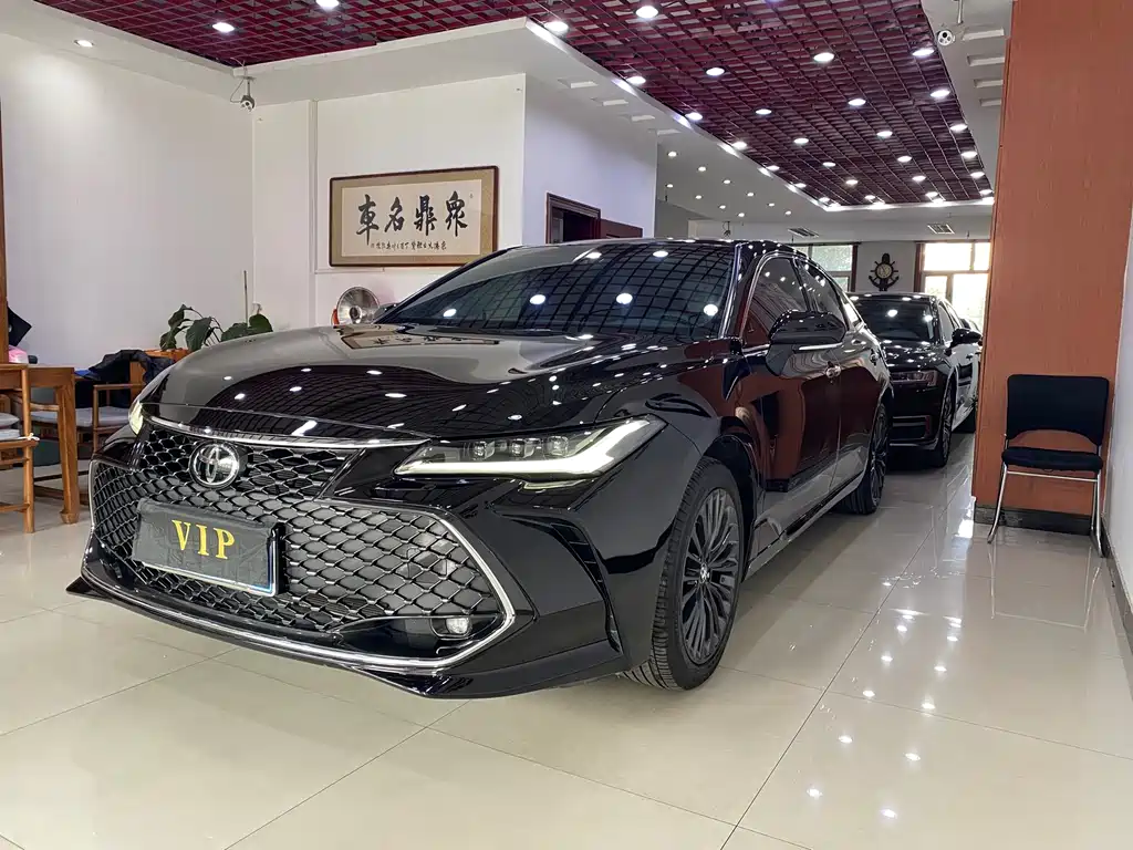 Toyota Avalon 2023 — фото 1