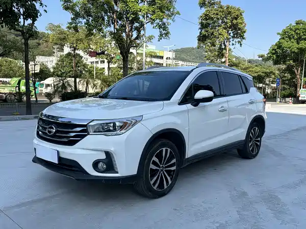 GAC Trumpchi GS4 2015