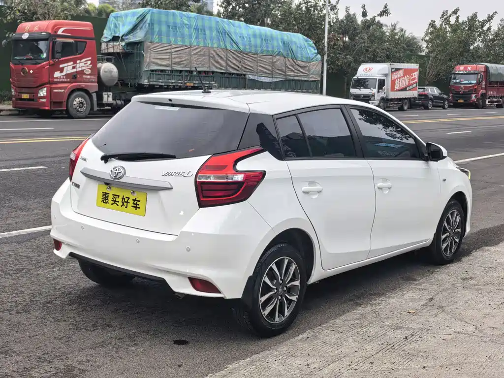 Toyota Yaris L 2020 — фото 13