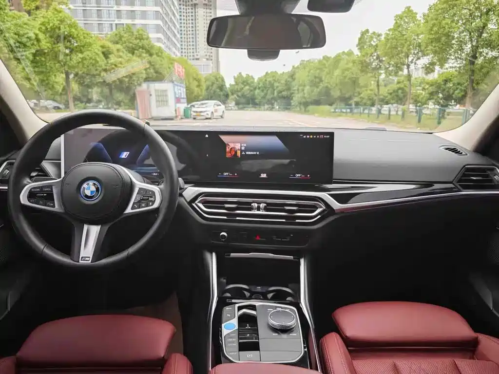BMW i3 2024 — фото 5