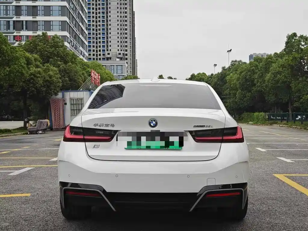 BMW i3 2024 — фото 8