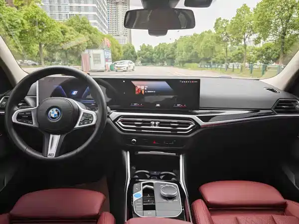 BMW i3 2024