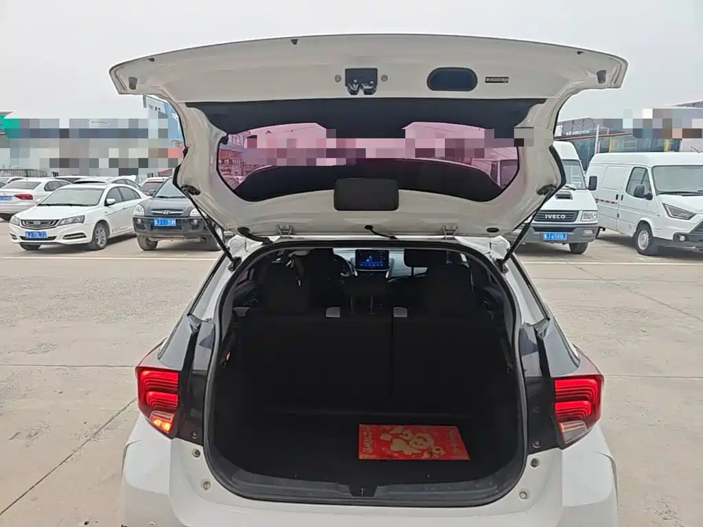 Toyota Yaris L 2020 — фото 19