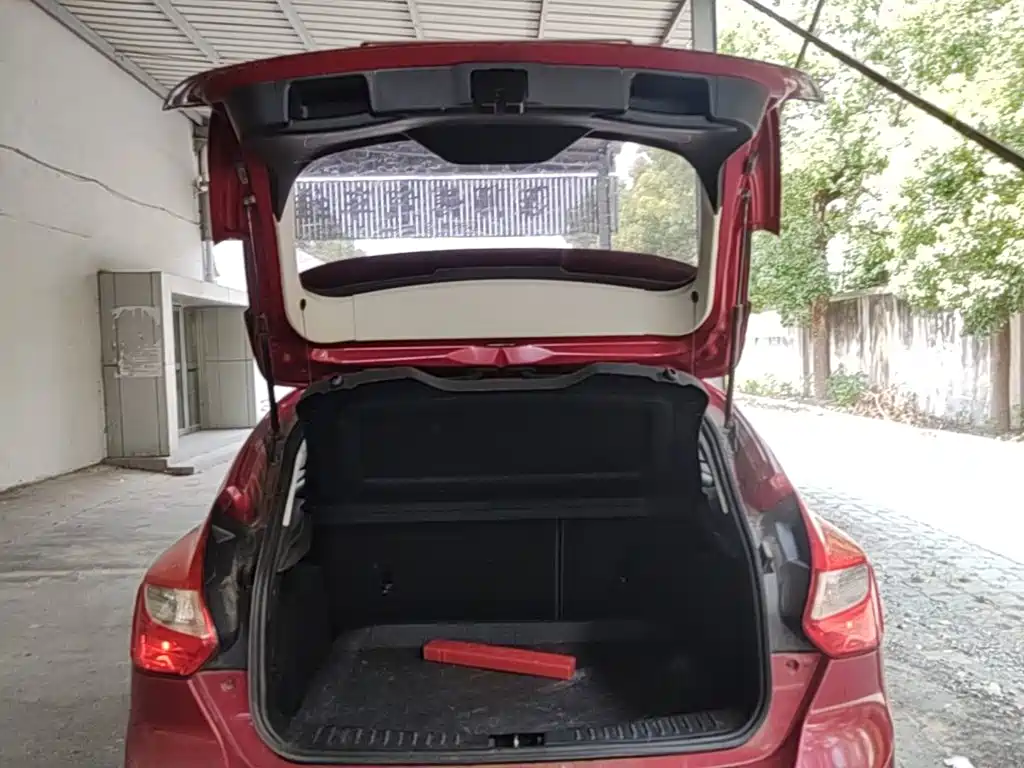 Ford Focus 2015 — фото 19