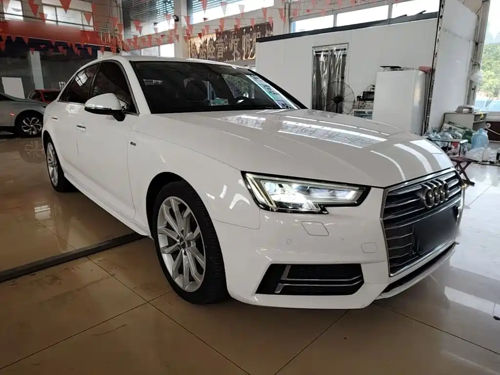 Audi A4L 2018