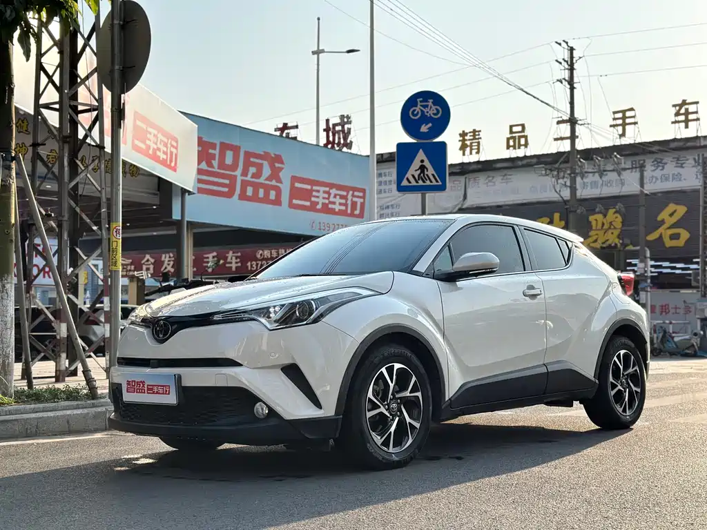 Toyota C-HR 2020 — фото 1
