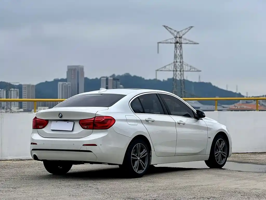 BMW 1 Series 2018 — фото 7