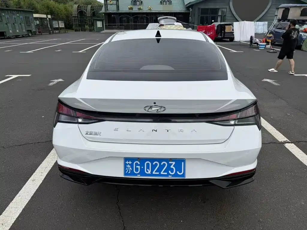 Hyundai Elantra 2023