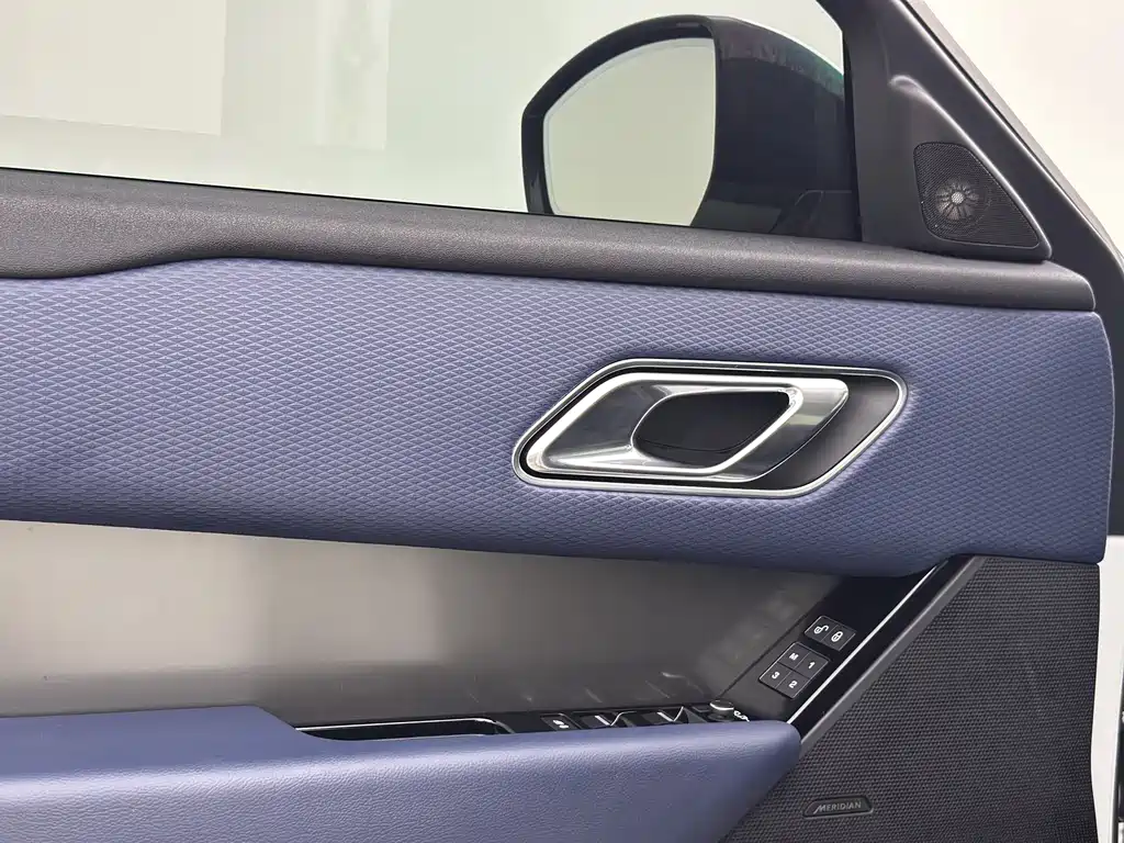 Land Rover Range Rover Velar 2018 — фото 11
