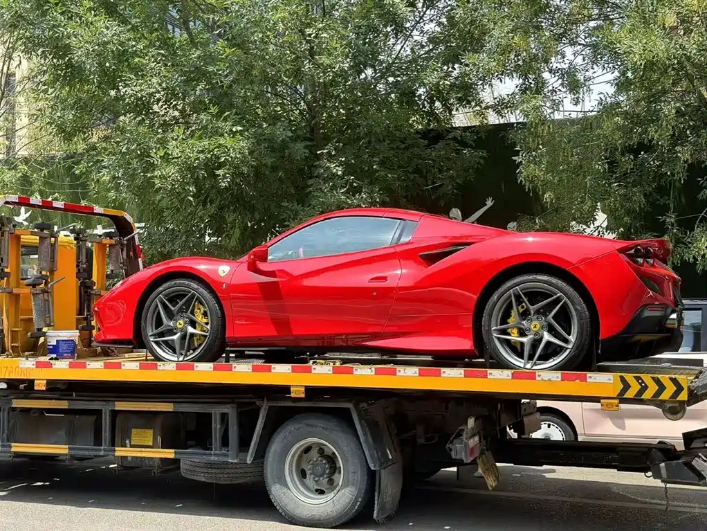 Ferrari F8 2021 — фото 2