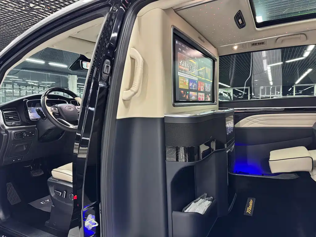 GAC Trumpchi M8 2022 — фото 12