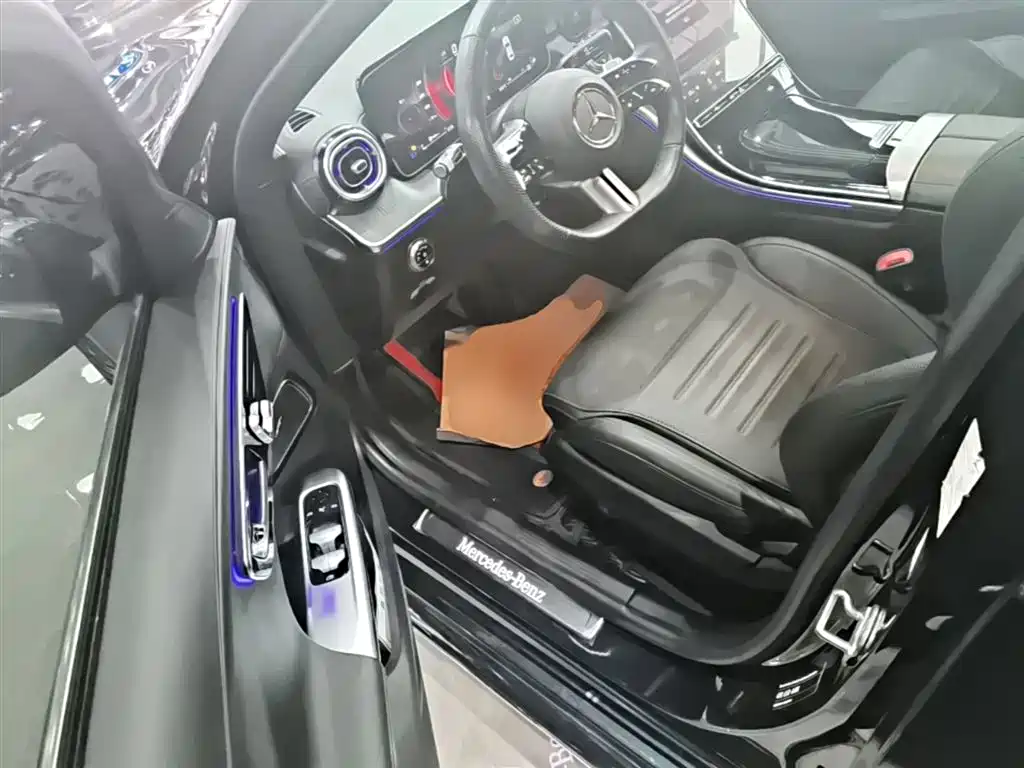 Mercedes-Benz C-Class 2024 — фото 15
