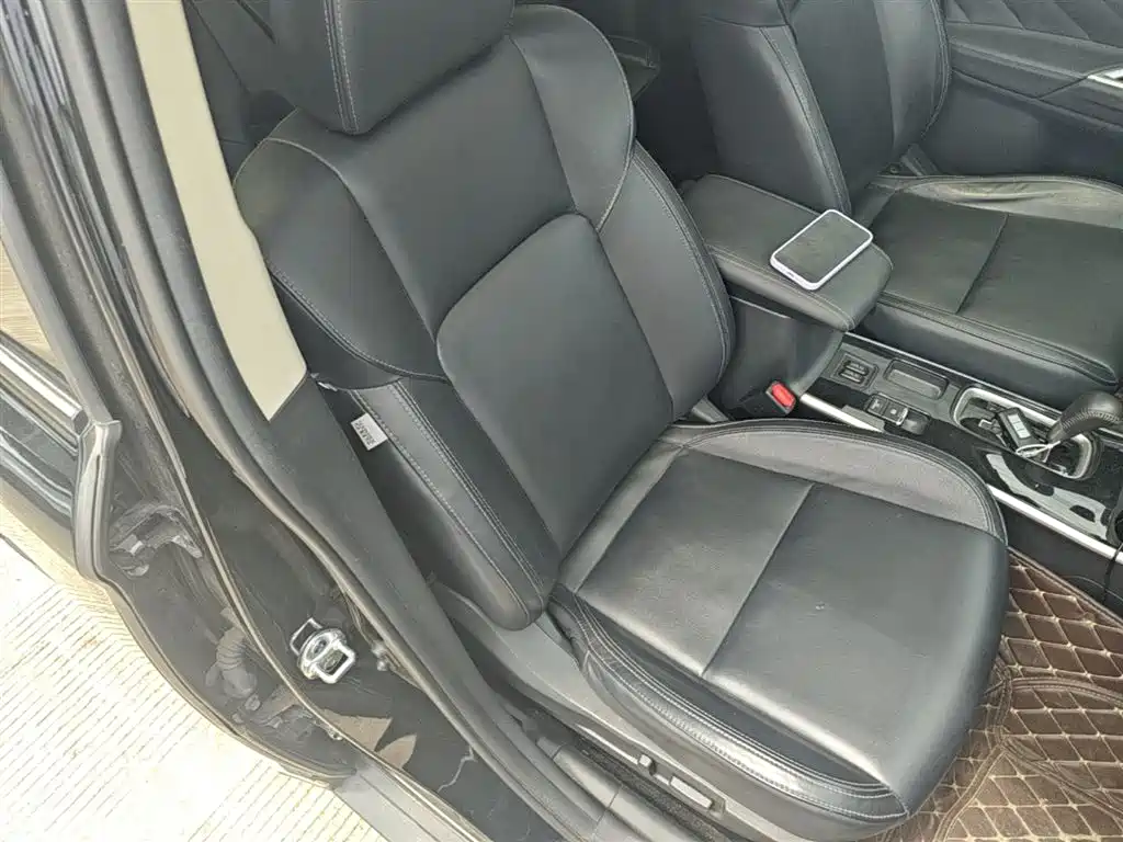 Mitsubishi Outlander 2020 — фото 25