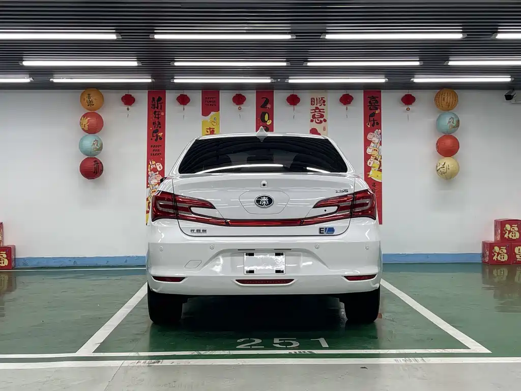 BYD Qin NEV 2018 — фото 6