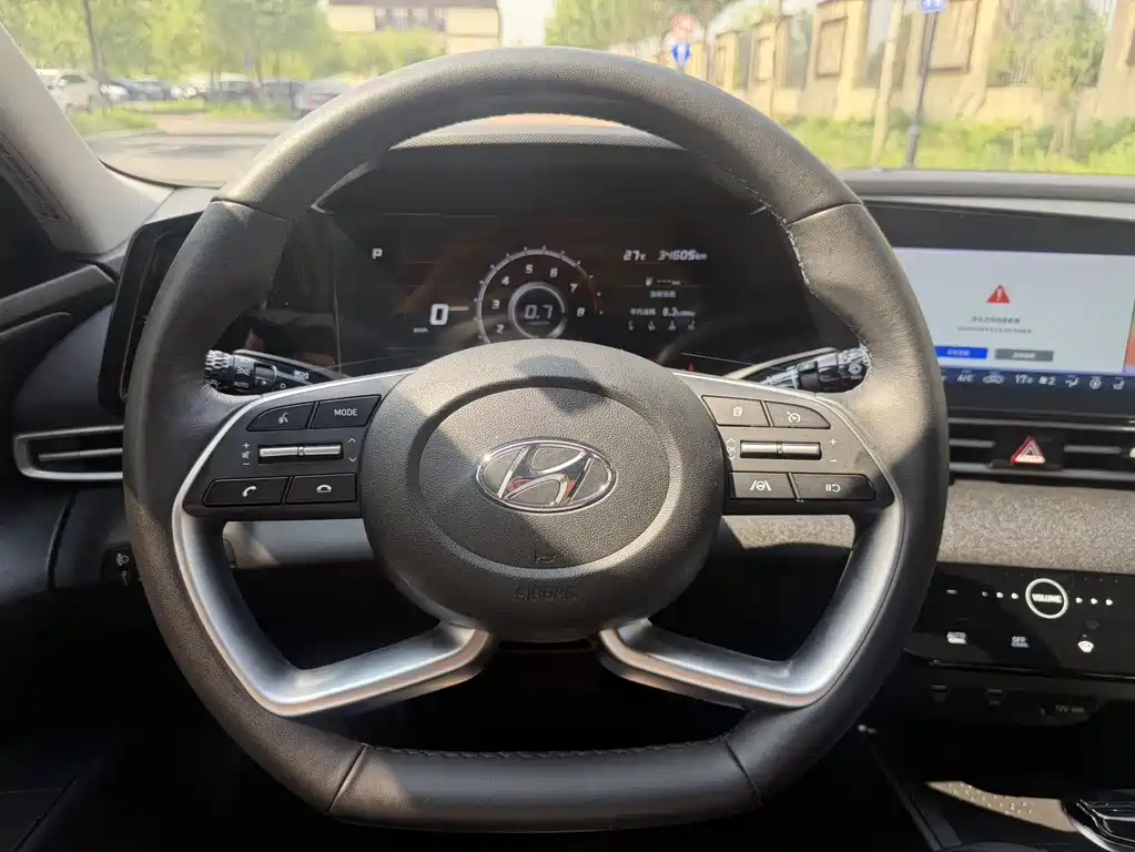 Hyundai Elantra 2022 — фото 14