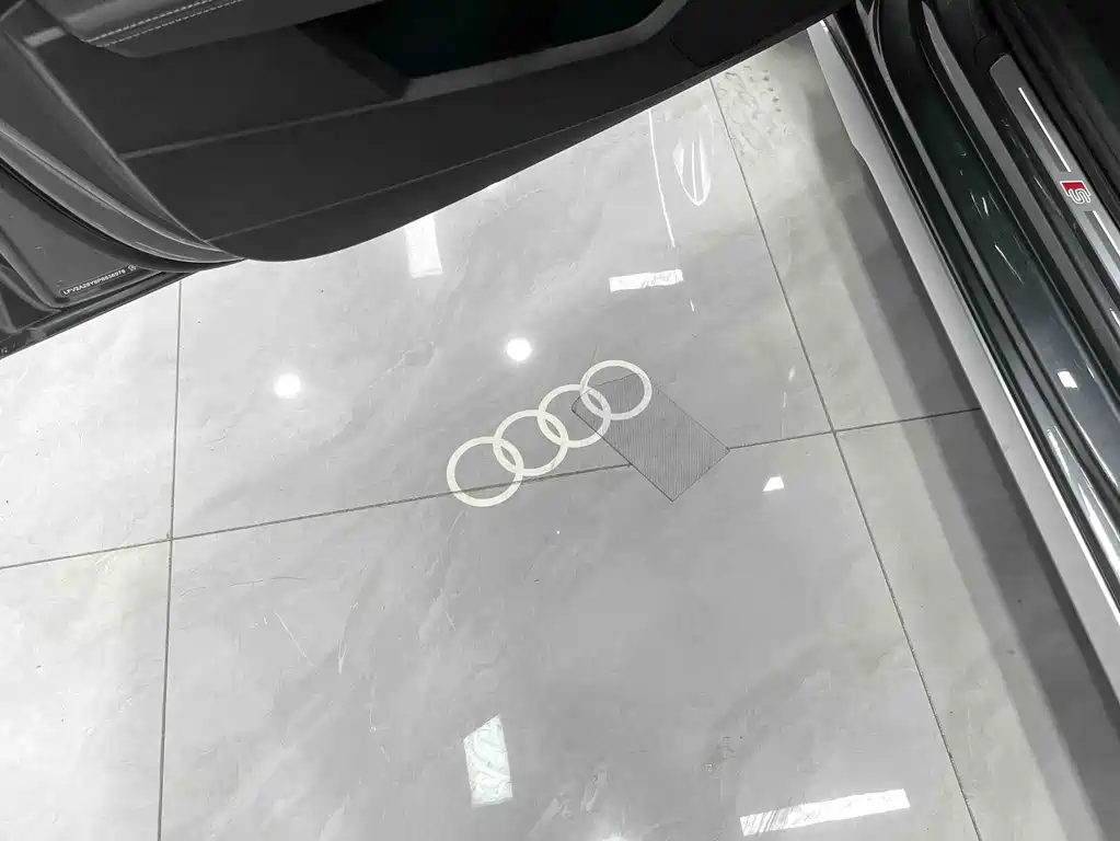 Audi A3 2023 — фото 17