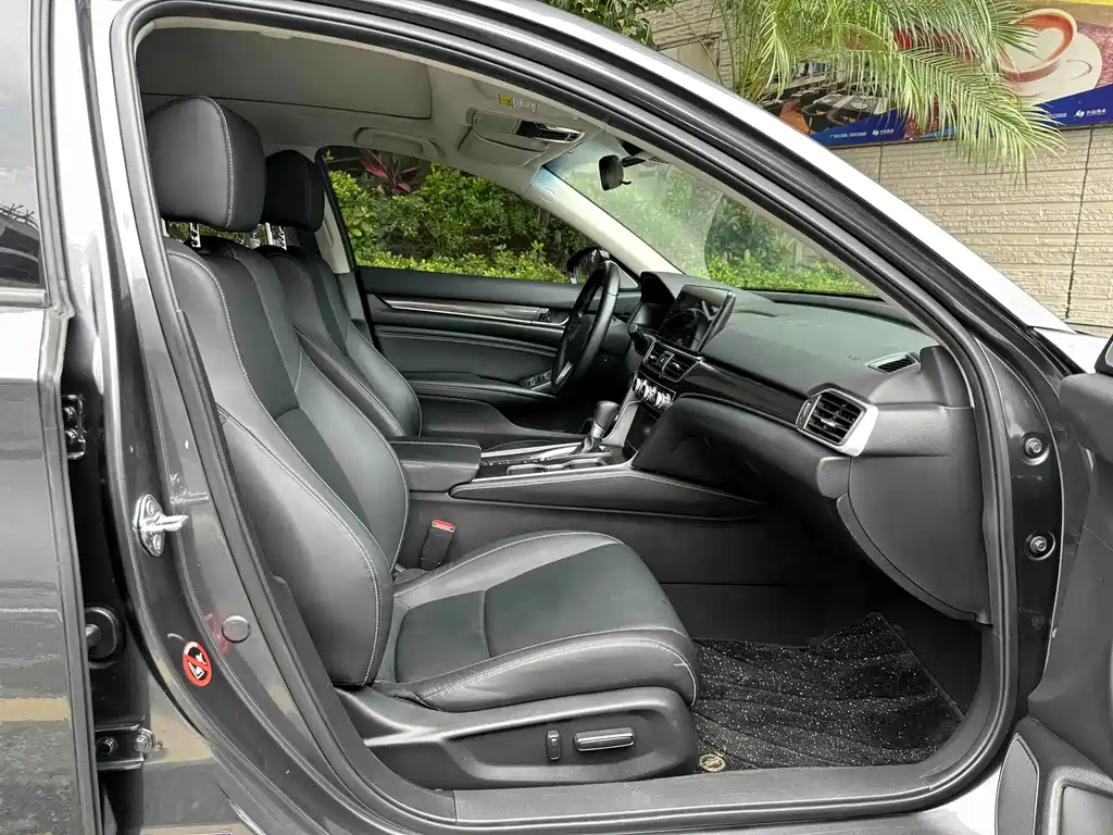 Honda Accord 2022 — фото 10
