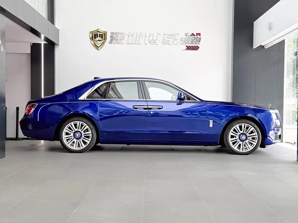 Rolls-Royce Ghost 2021 — фото 10
