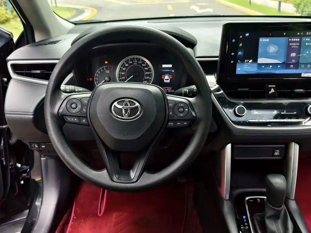 Toyota Corolla Cross 2023 — фото 41