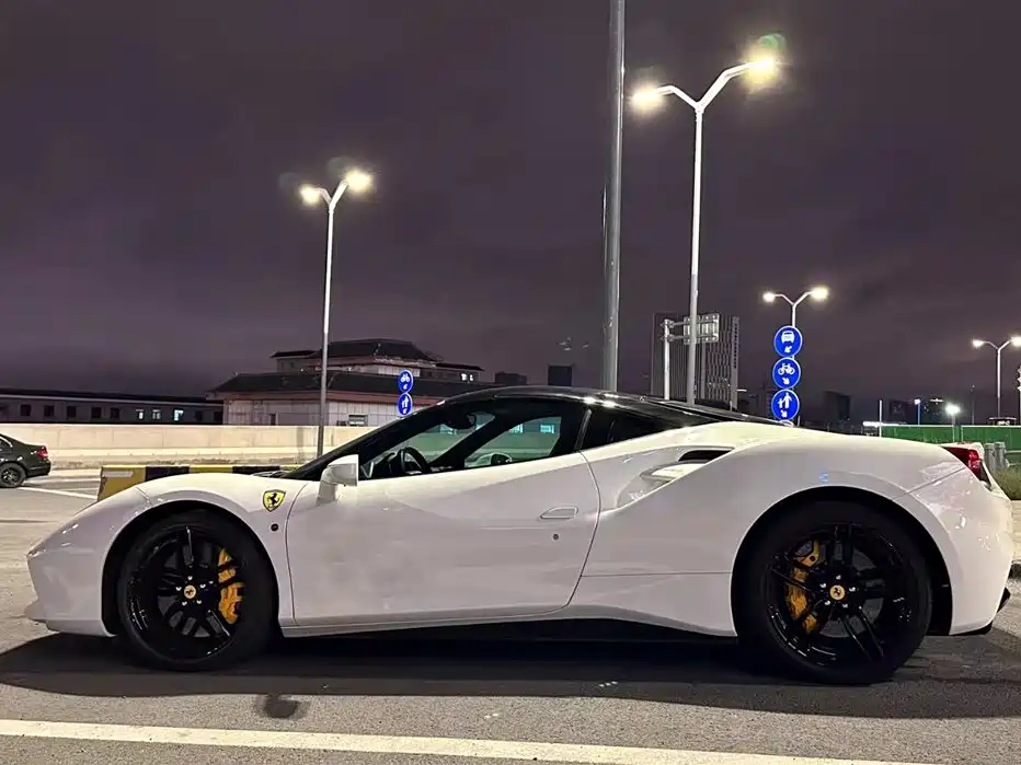 Ferrari 488 2016 — фото 7