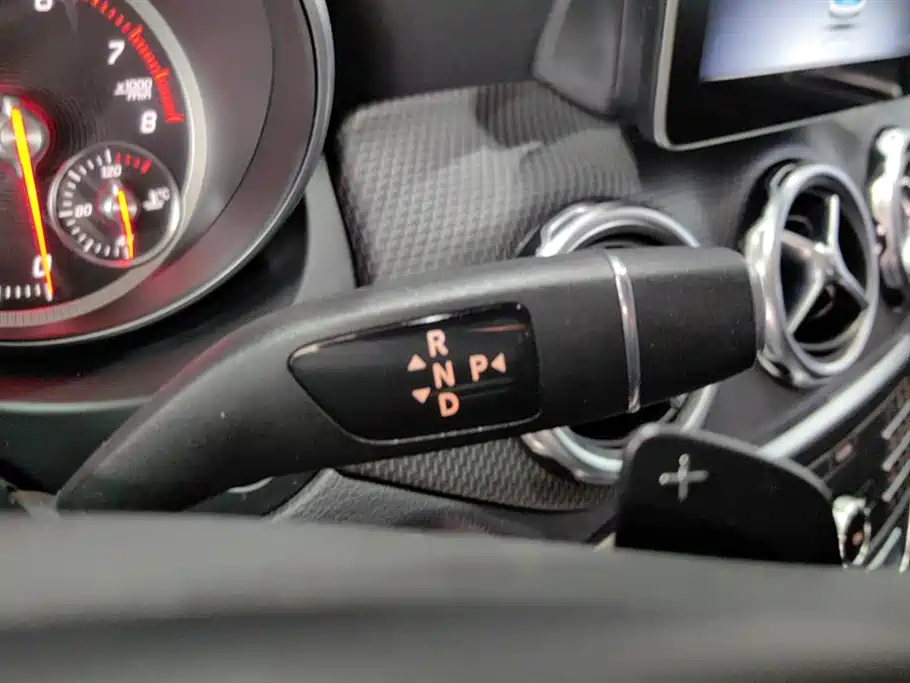 Mercedes-Benz GLA 2018 — фото 16
