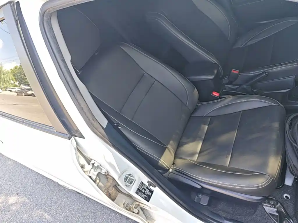 Toyota Yaris L 2022 — фото 25
