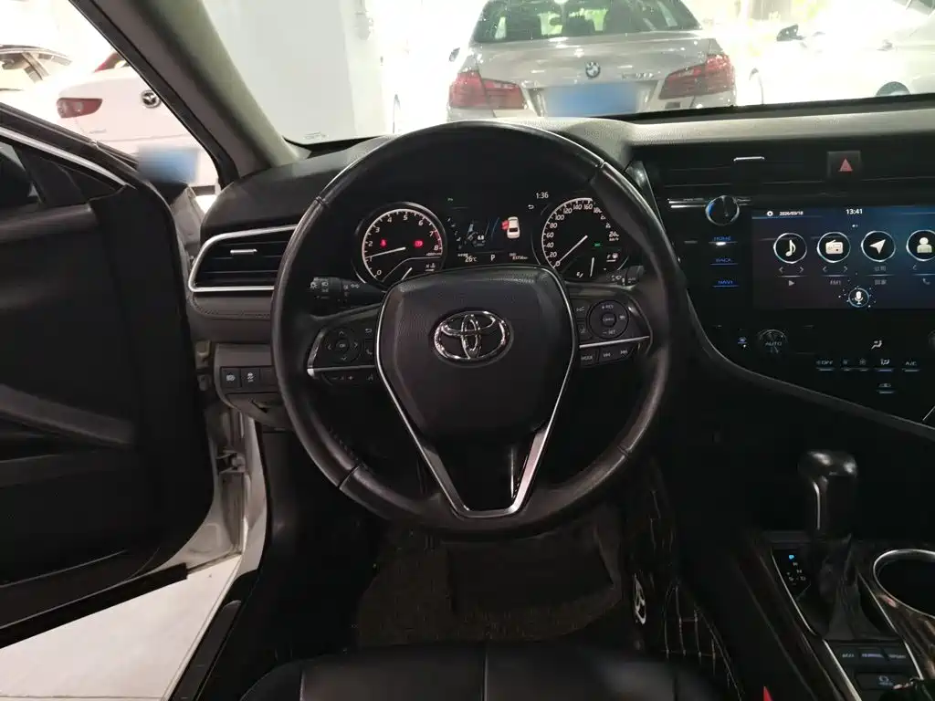 Toyota Camry 2020 — фото 7