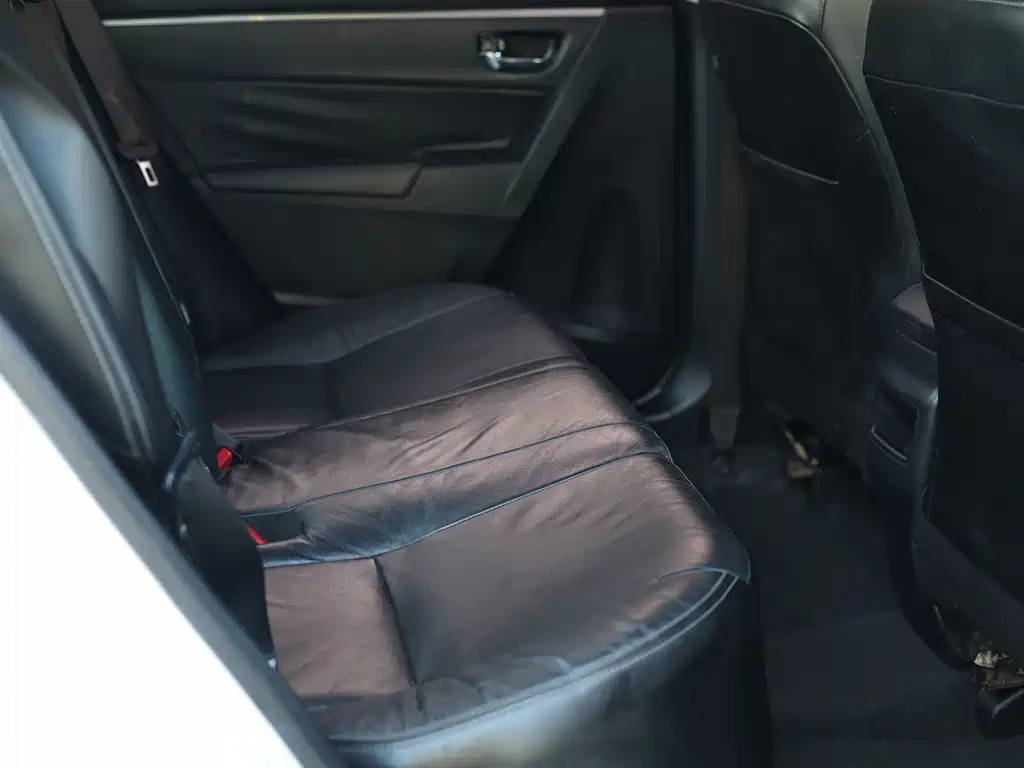 Toyota Corolla 2015 — фото 28