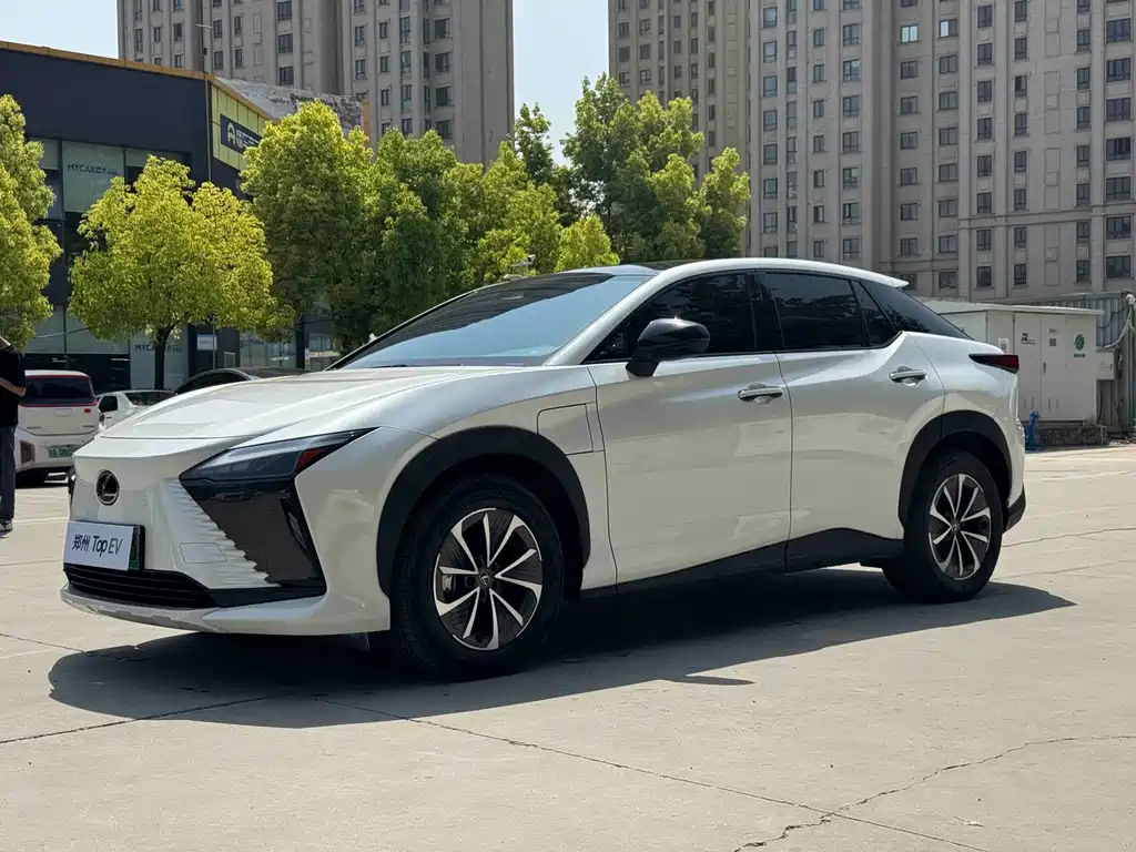 Lexus RZ 2023
