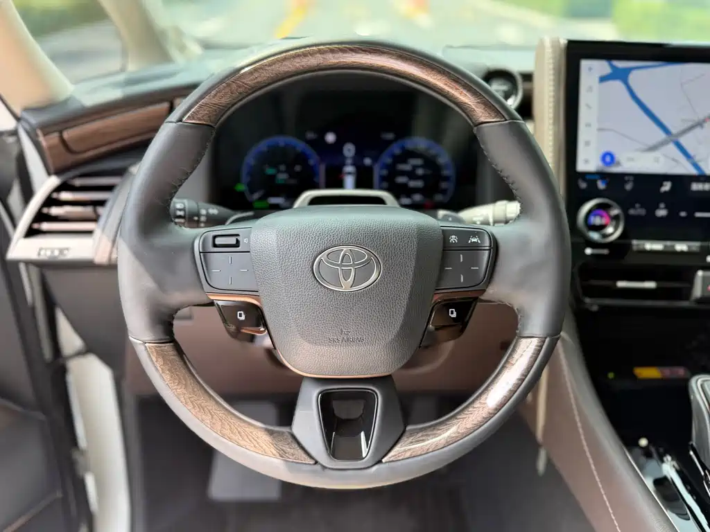 Toyota Alphard 2024 — фото 10