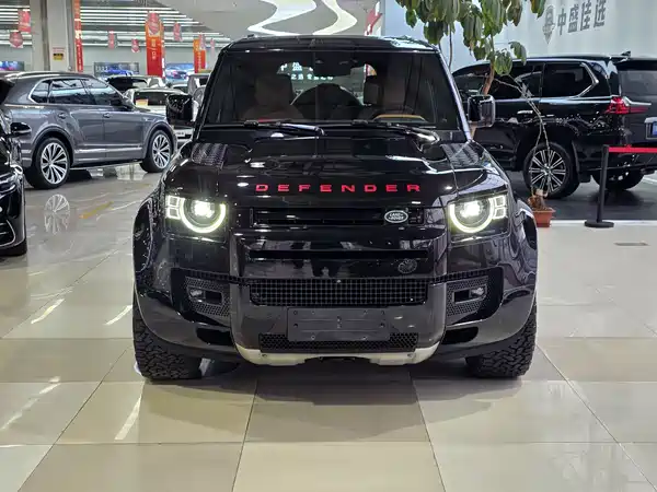 Land Rover Defender 2024