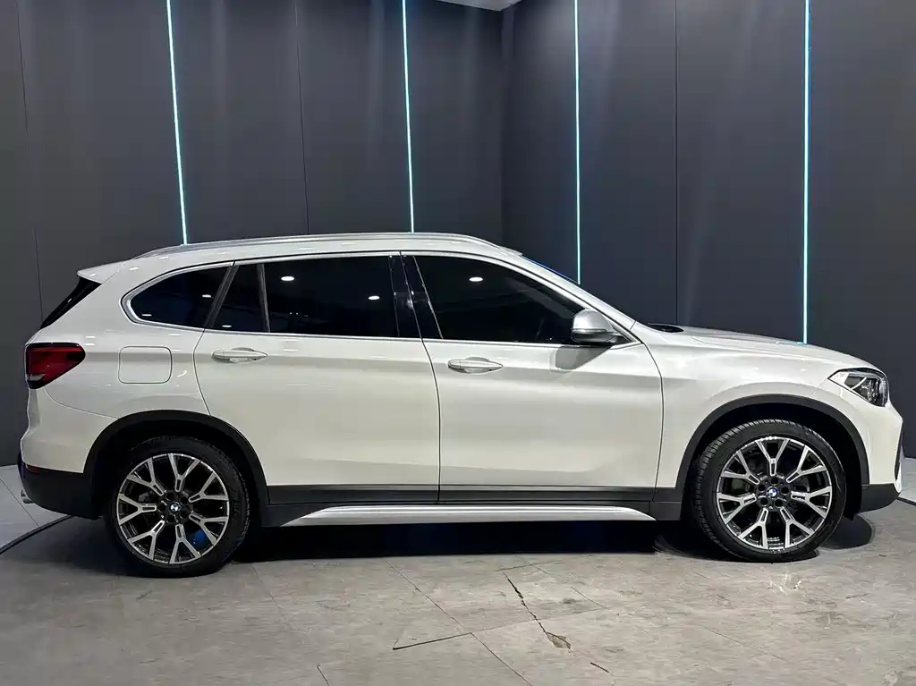 BMW X1 2021 — фото 5
